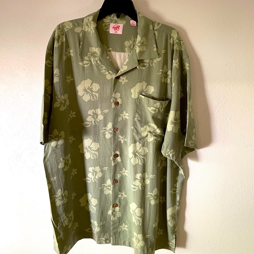 Vintage Trader Joe’s (2009) Employee Anniversary Button Down Shirt size L